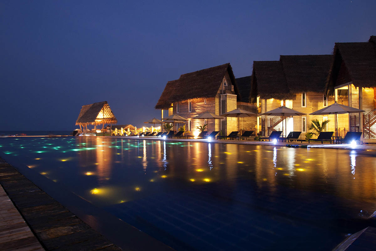 CEYLON COAST TO WILD