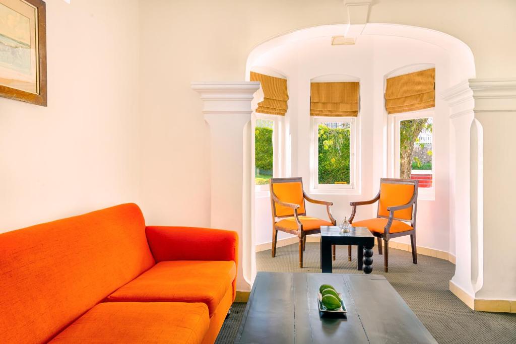 194258136 (1)
