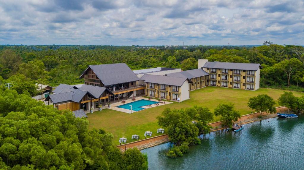 Amora Lagoon Hotel - Negombo
